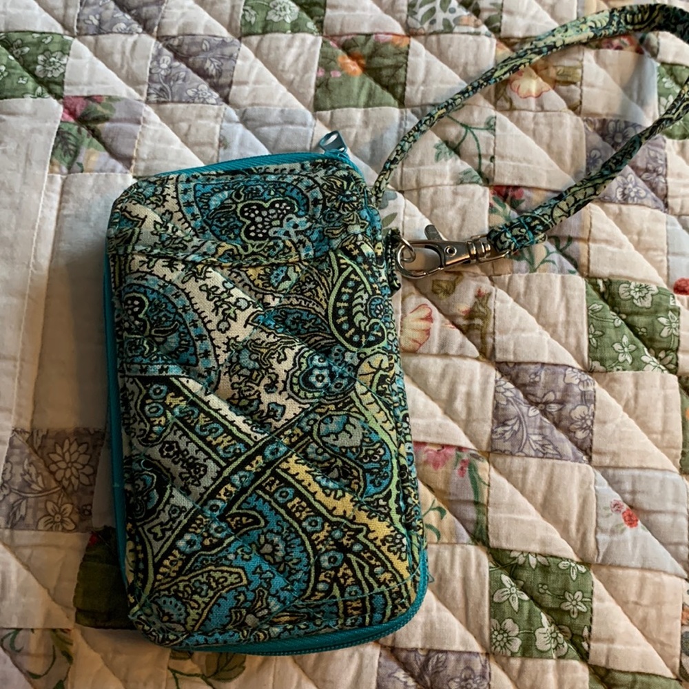 Vera Bradley zip around wristlet
